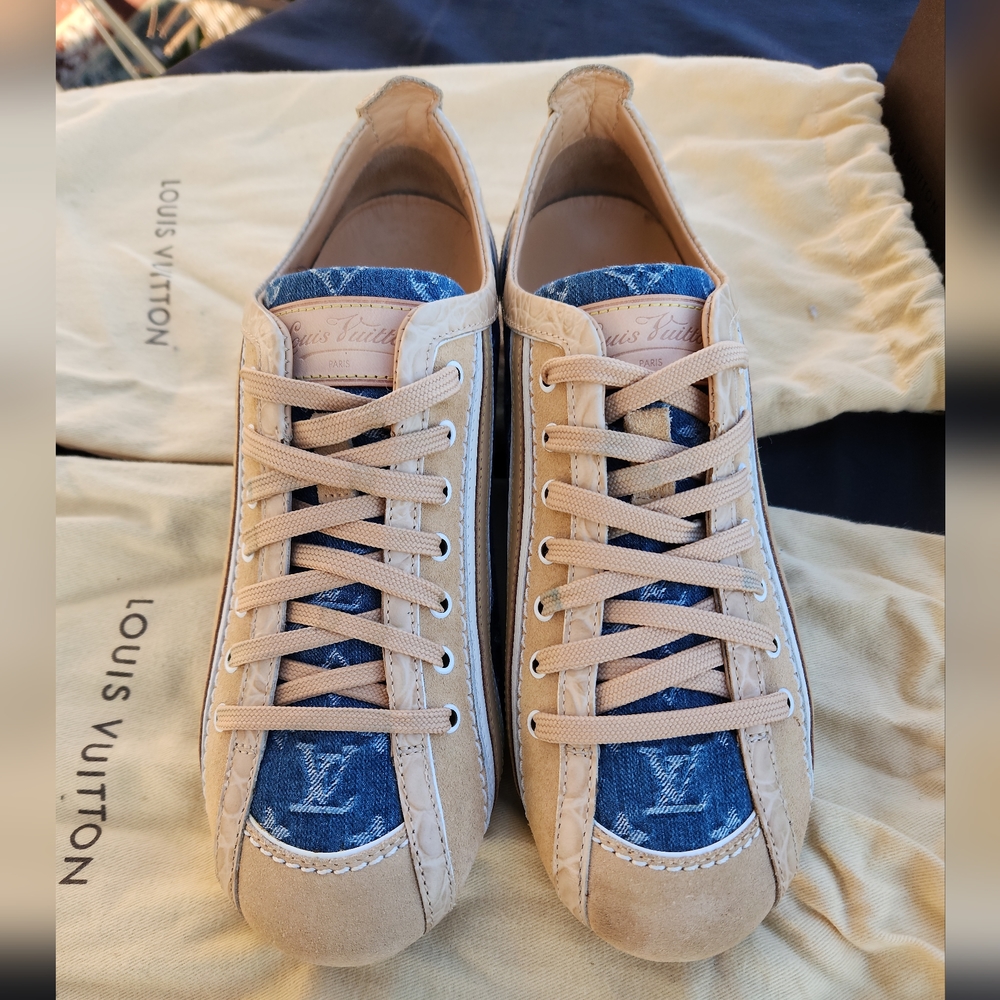 LOUIS VUITTON